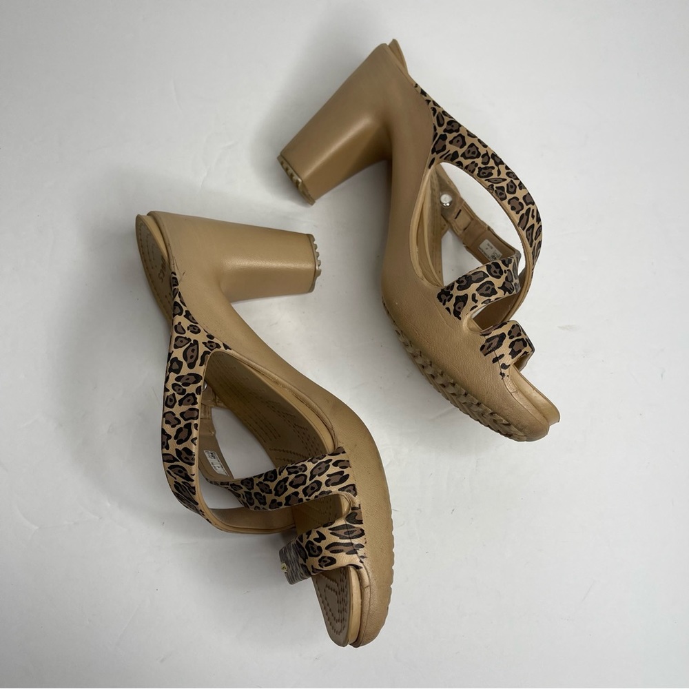 Crocs Cyprus IV Leopard Animal Print Heel Sandals Size 7 Tan Brown Rare Comfort - Picture 8 of 15